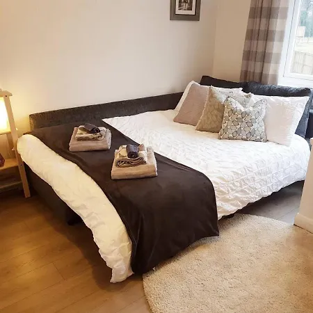 The Farm House Sleeps 6 Free Parking 아파트 *